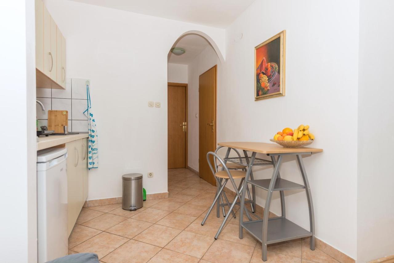 Apartments Zoka Makarska Buitenkant foto